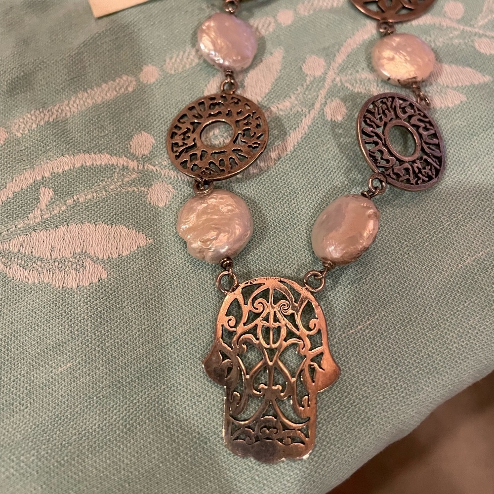 Hand sterling and pearl necklace